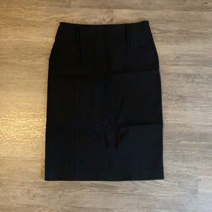 Black fitted skirt size small